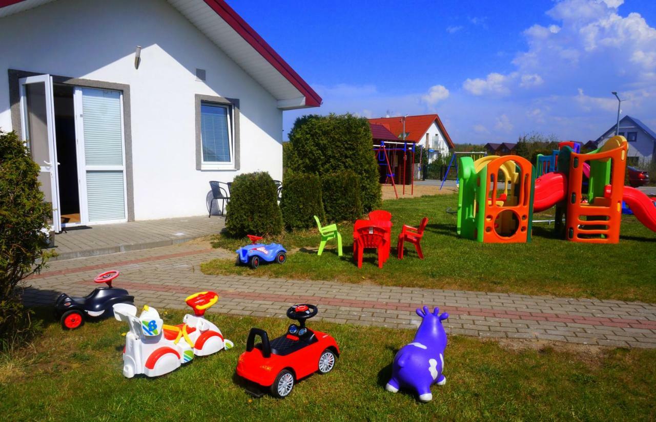 Koralowe domki 350 m od morza Sarbinowo Zewnętrze zdjęcie